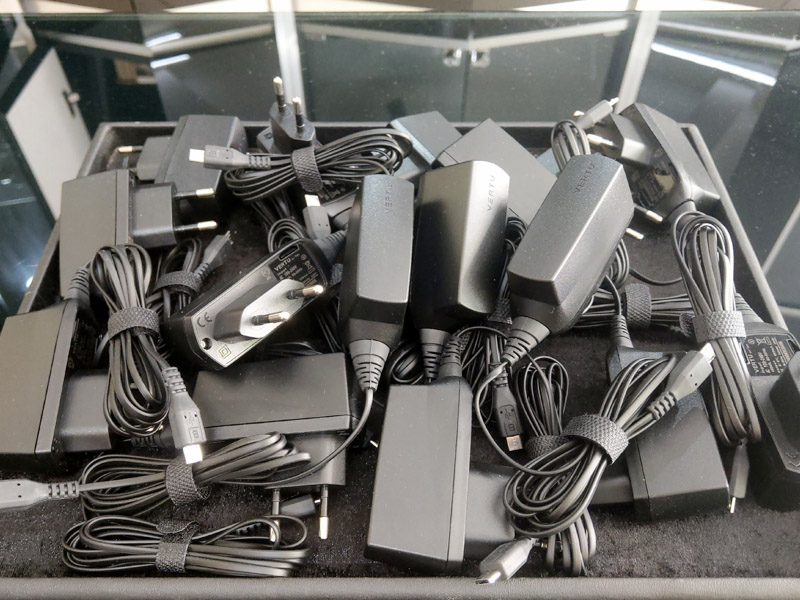 Củ sạc vertu chính hãng liền dây